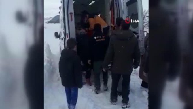 Bingöl'de sağlık ekipleri, 115 yaşındaki hasta için seferber oldu