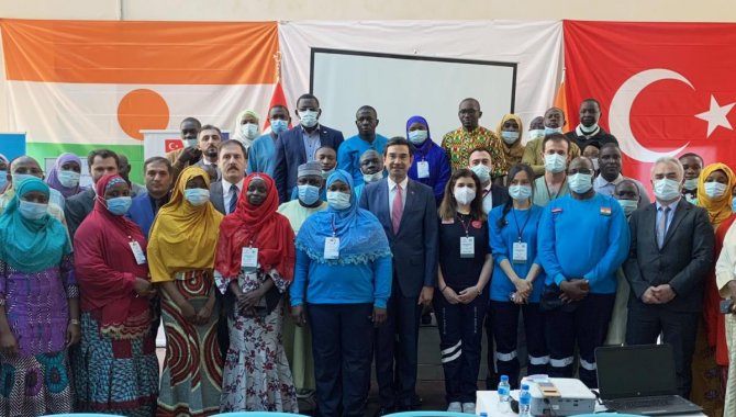 Türkiye'nin Niamey Büyükelçisi Arı'dan TİKA programına ziyaret
