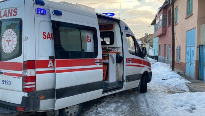 Trabzon'da hastayı belediye ekipleri ambulansa ulaştırdı