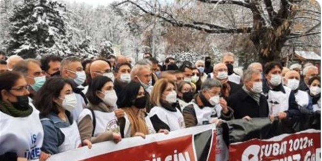 Ankara'da bazı doktorlar TTB'nin çağrısıyla iş bırakma eylemi yaptı
