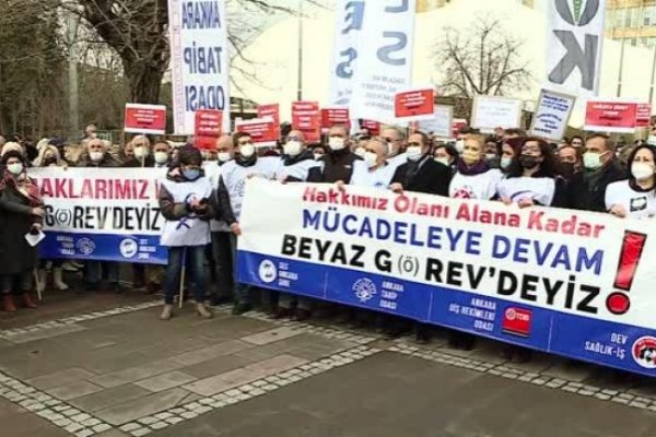 İstanbul'da bazı doktorlar iş bırakma eylemi yaptı