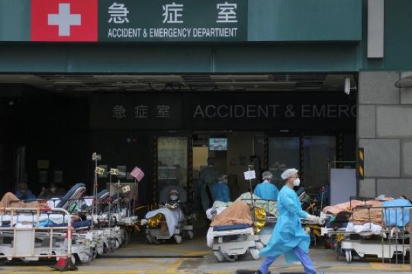 Hong Kong'da Kovid-19 salgını nedeniyle hastane kapasitesi sınıra dayandı