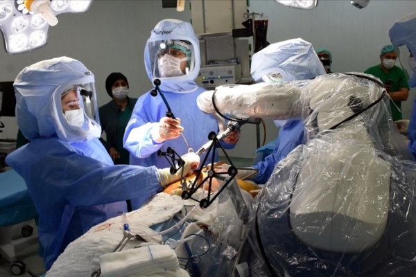 Bursa'da robotik cerrahiyle 100'ü aşkın ortopedi hastası sağlığına kavuştu