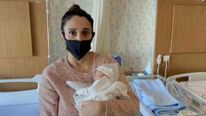 Kırklareli'nde prematüre doğan bebek 35 günlük yoğun bakım tedavisi sonrası taburcu edildi