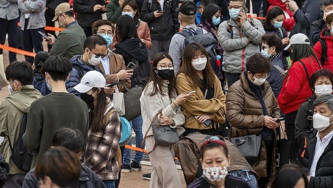 Hong Kong'da panik alımlarını önlemek için gıda ürünleri ve ilaç sayıyla satılıyor