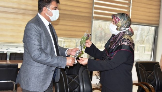 Sağlık Müdürü Sünnetçioğlu, kadınlar gününü kutladı