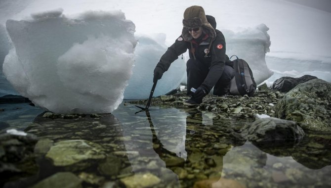 Antarktika Seferi’nin kadın görevlisi "biyoteknolojik ilaçların" peşinde