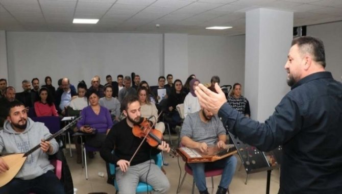 Sağlık çalışanlarından oluşan koro ilk konserine hazırlanıyor