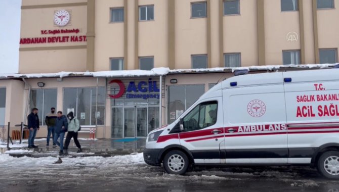 Ardahan'da ishal ve kusma şikayetiyle 42 öğrenci hastaneye kaldırıldı