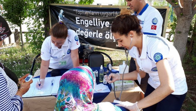 Muğla'da ücretsiz kan şekeri ve tansiyon ölçümü yapıldı