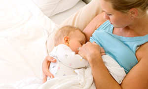 Anne sütü bebeklerde kabızlığı önlüyor