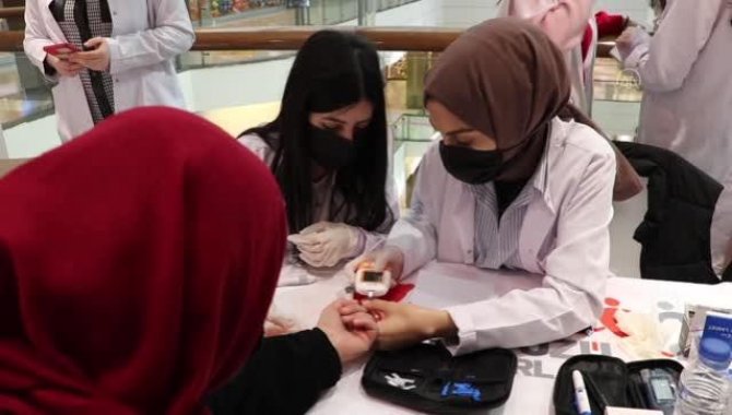 Gaziantep'te doktor adayları, sağlıklı yaşam için vatandaşları bilinçlendiriyor