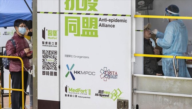 Hong Kong'da günlük Kovid-19 vakalarının sayısı 10 bine yaklaştı
