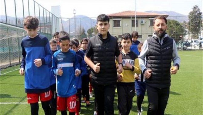 Tren kazasında sağ ayağını kaybeden Eren, protez bacakla ilk antrenmanına çıktı