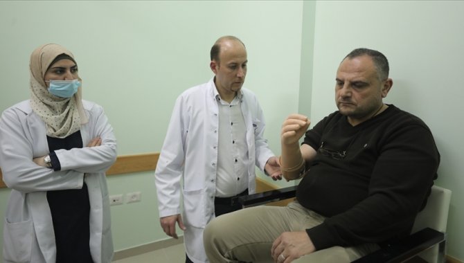 Katar, Gazze'de elektronik protez merkezi açtı