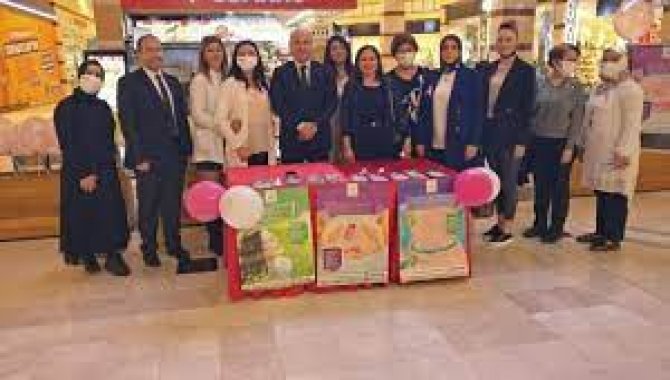 Adana'da Kanser Haftası kapsamında stant açıldı