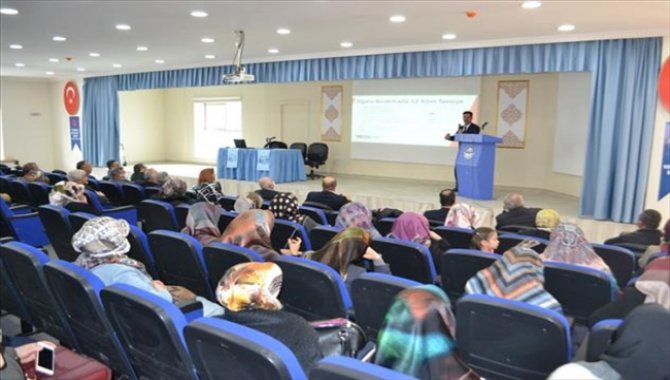 Kırşehir'de din görevlilerine bağımlılıkla mücadele konferansı