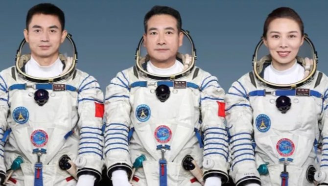 Çin'in uzay istasyonundaki taykonot ekibi Dünya'ya döndü