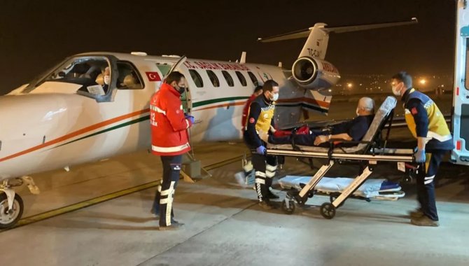 Ambulans uçağın Trabzon-Ankara hattındaki "nefes" veren operasyonunu AA görüntüledi