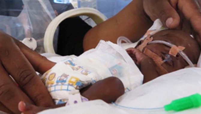 Senegal'de normal doğuma zorlanan kadının ölümü tartışma yarattı