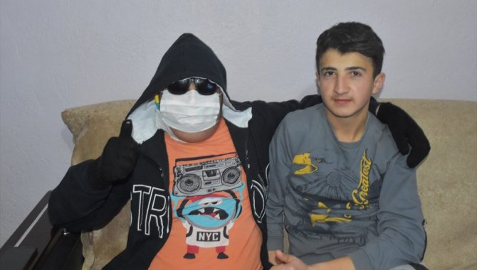 Grip şüphesiyle gittiği hastanede lösemi teşhisi konulan küçük Soner'e, ağabeyinden "yaşam" iliği