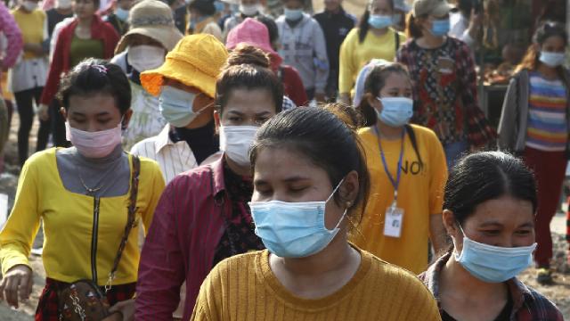 Kamboçya, Kovid-19 aşısı yaptırmayan ziyaretçiler için karantinayı 7 güne düşürdü