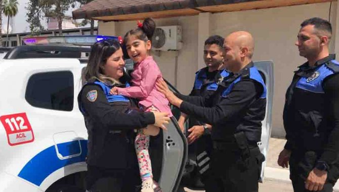 Adana'da polis ALS hastası çocuğu tedavi merkezine ekip aracıyla götürdü