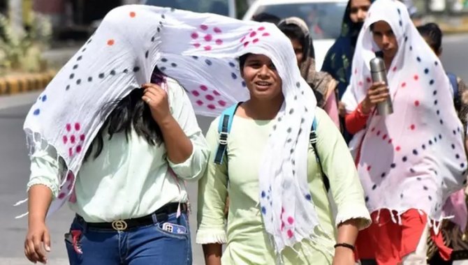 Hindistan'da aşırı sıcaklar sebebiyle 25 kişi öldü