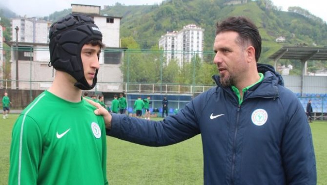 Çaykur Rizespor'un beyin kanaması geçiren genç futbolcusu sahalara döndü