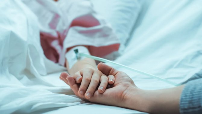 Çorum'da sahipsiz köpekten kaçarken düşüp yaralanan çocuk yoğun bakımdan çıktı