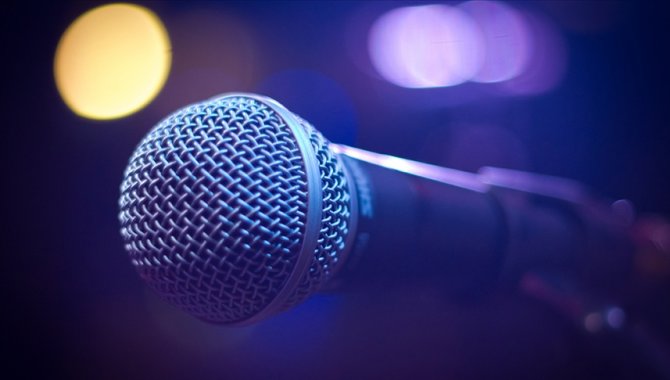 Pandemi sürecinde 00.00'da sona eren müzik yayın saati 01.00'e kadar uzatıldı