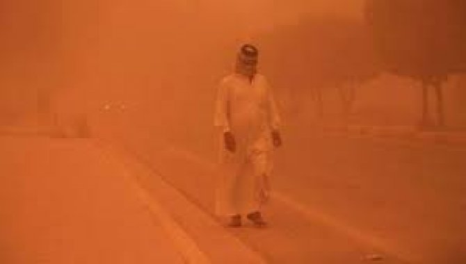 Irak’ta kum fırtınası nedeniyle yarın resmi tatil ilan edildi