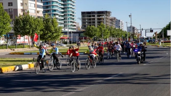 Diyarbakır'da "Fetih 639 Bisiklet Turu" düzenlendi
