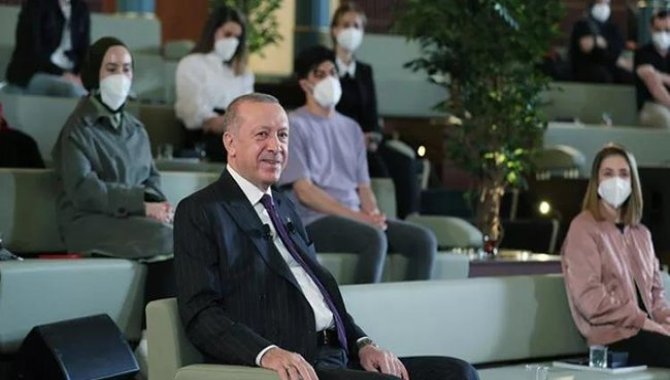 "Cumhurbaşkanı Erdoğan, 31 Mayıs Dünya Tütünsüz Günü'nde gençlerle bir araya gelecek" başlıklı haberimizde sehven yer alan "31 Mart" ifadesi "31 Mayıs" olarak düzeltilmiştir. Haberimizi yen