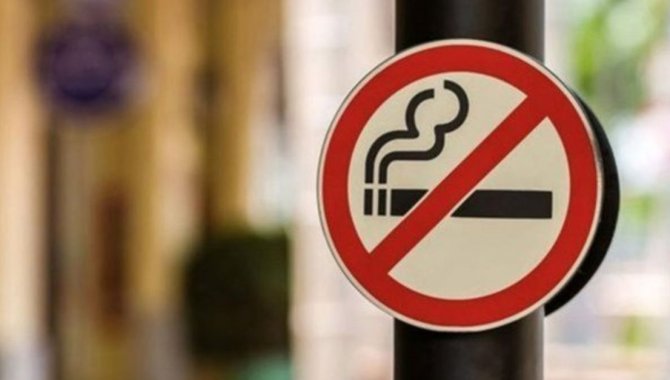 İngiltere'de sigara satın alabilme yaşının her yıl kademeli olarak artırılması hedefleniyor
