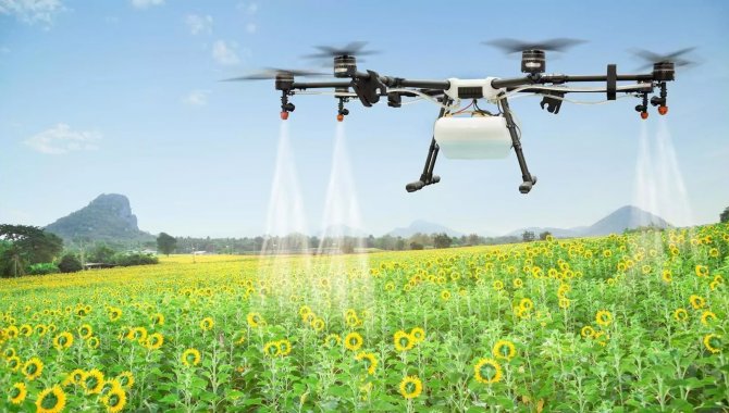 Kınık'ta uçkunla mücadelede zirai drone kullanılıyor