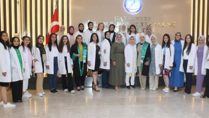 GİBTÜ Sağlık Bilimleri Fakültesi öğrencileri beyaz önlük giydi