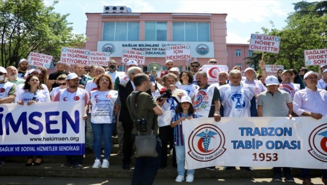 Trabzon'da bazı doktorlar iş bırakma eylemi yaptı