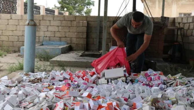 Suriye'nin kuzeyindeki Rasulayn ilçesinde eczanelerde denetim yapıldı