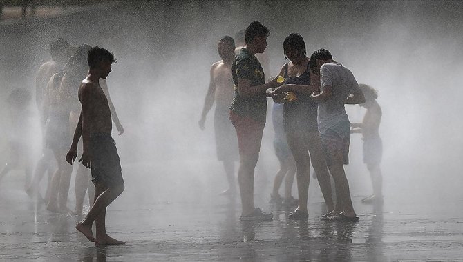 Yazın ilk sıcak hava dalgası Batı Avrupa'da alarm verdirdi