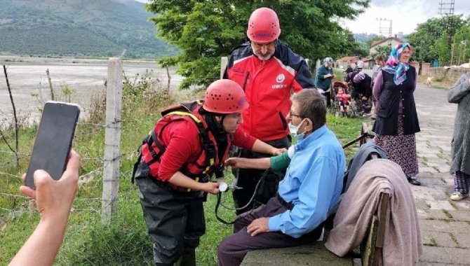 Zonguldak'ta böbrek hastalarının imdadına UMKE ve AFAD ekipleri yetişti