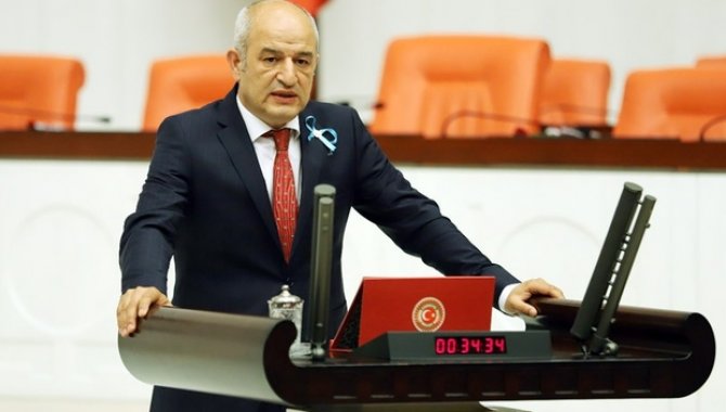 CHP'li Kasap: "Hekimler açısından diploma yırtmakla yurt dışına çıkmak arasında hiçbir fark yok"