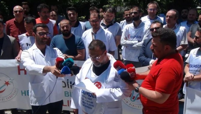 Şanlıurfa'da darbedilen doktor için eylem yapıldı