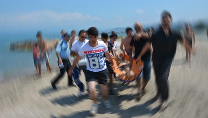 Giresun'da boğulma tehlikesi geçiren genç kurtarıldı
