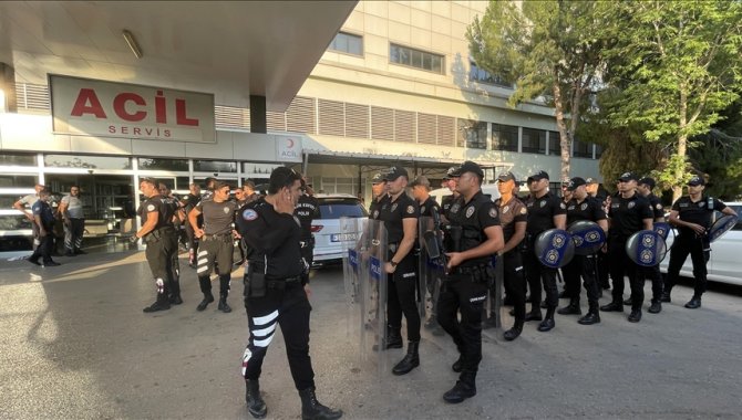 Adana'da düğünde çıkan ve hastanede süren kavgada darbedilen doktordan şikayet