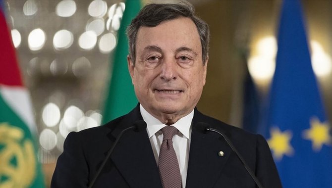 İtalya'da Cumhurbaşkanı Mattarella, Başbakan Draghi'nin istifasını kabul etmedi