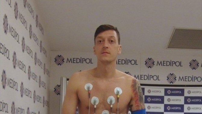 Mesut Özil, sağlık kontrolünden geçirildi