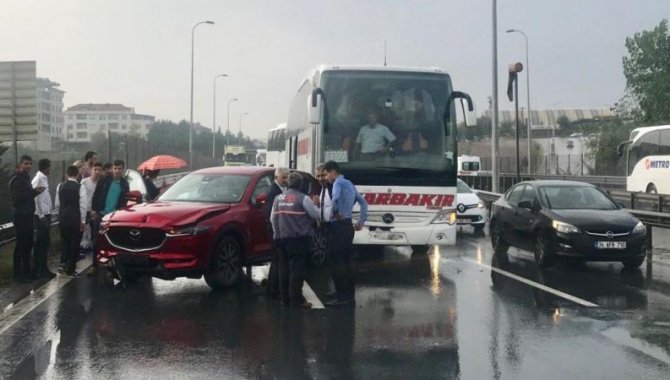 Anadolu Otoyolu'nun Kocaeli geçişindeki zincirleme kaza ulaşımı aksattı