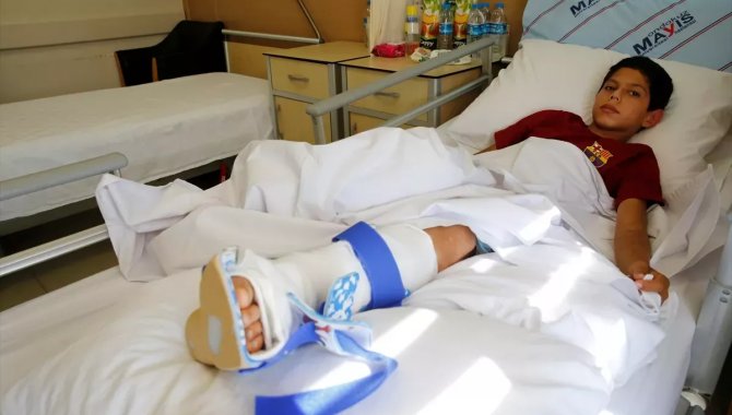 Samsun'da 10 yaşındaki çocuğun kopan ayağı yerine dikildi