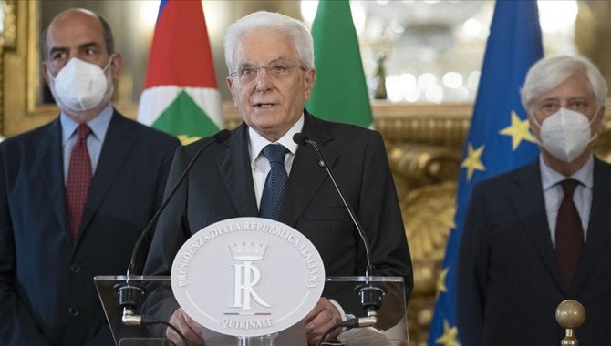 İtalya erken genel seçimlere gidiyor